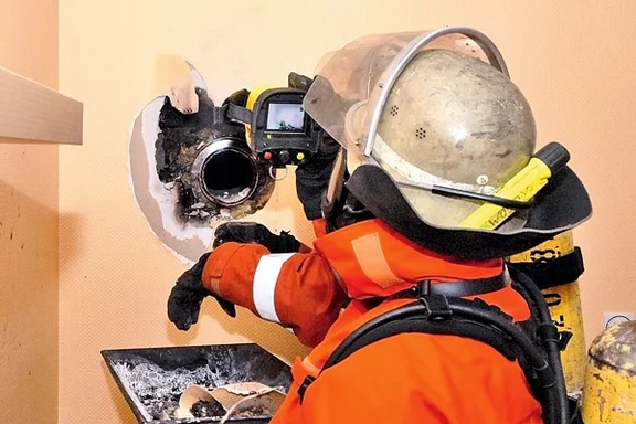 Kaminbrand_Einsatz_Feuerwehr_Gefahren_V.jpg