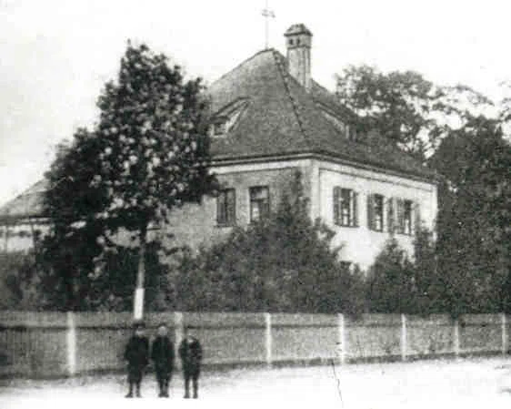 schulhaus-1911.jpg